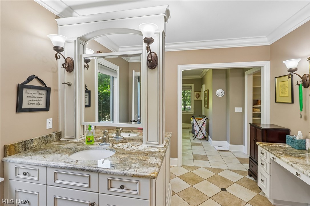 1782 Horseshoe Boulevard Westlake OH 44145