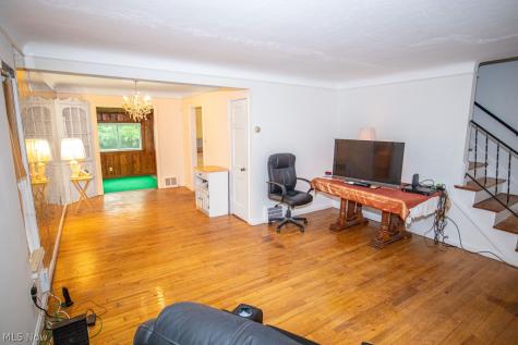 3925 Strandhill Road Cleveland OH 44128