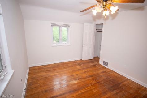 3925 Strandhill Road Cleveland OH 44128