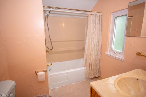 3925 Strandhill Road Cleveland OH 44128