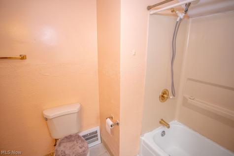 3925 Strandhill Road Cleveland OH 44128
