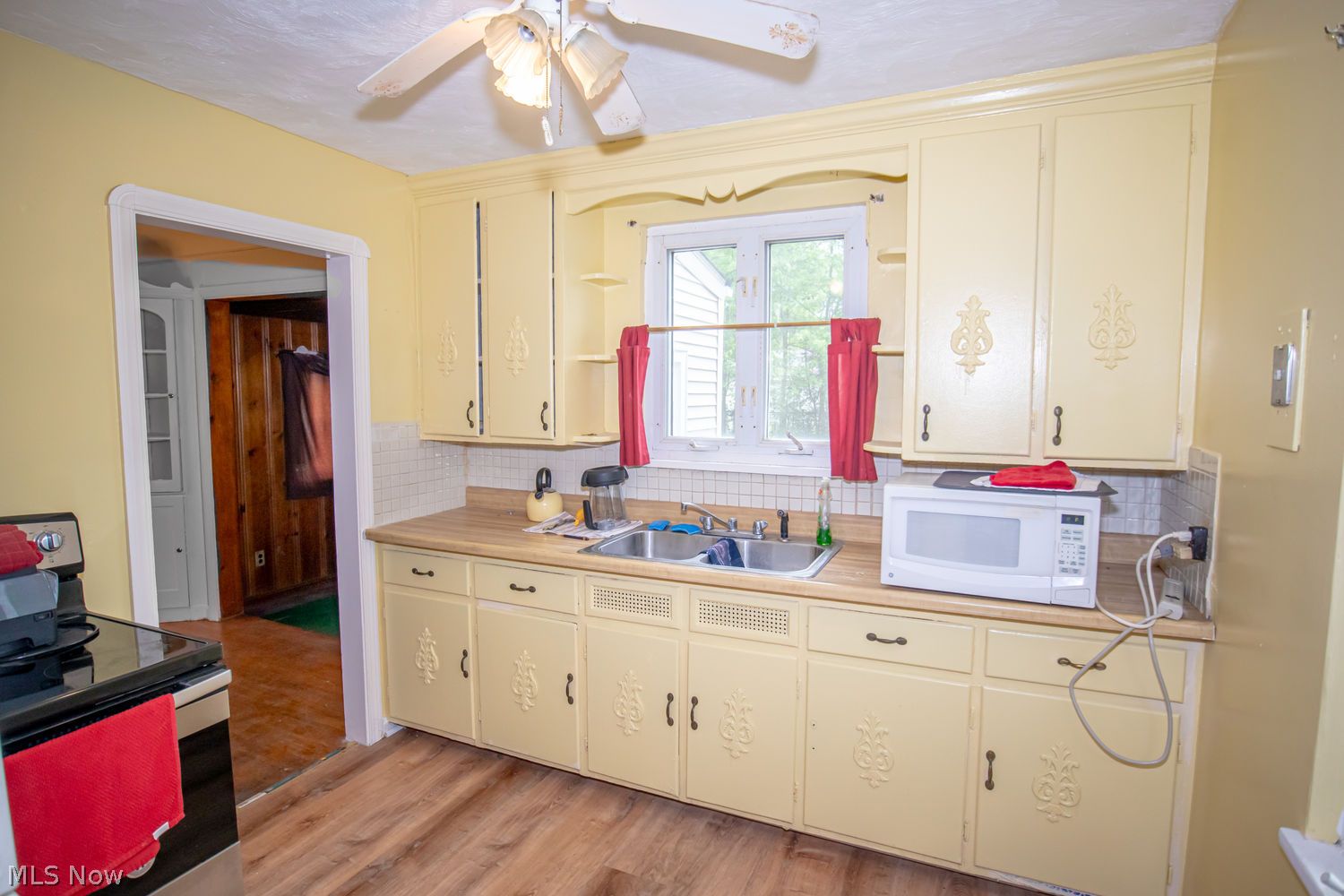 3925 Strandhill Road Cleveland OH 44128