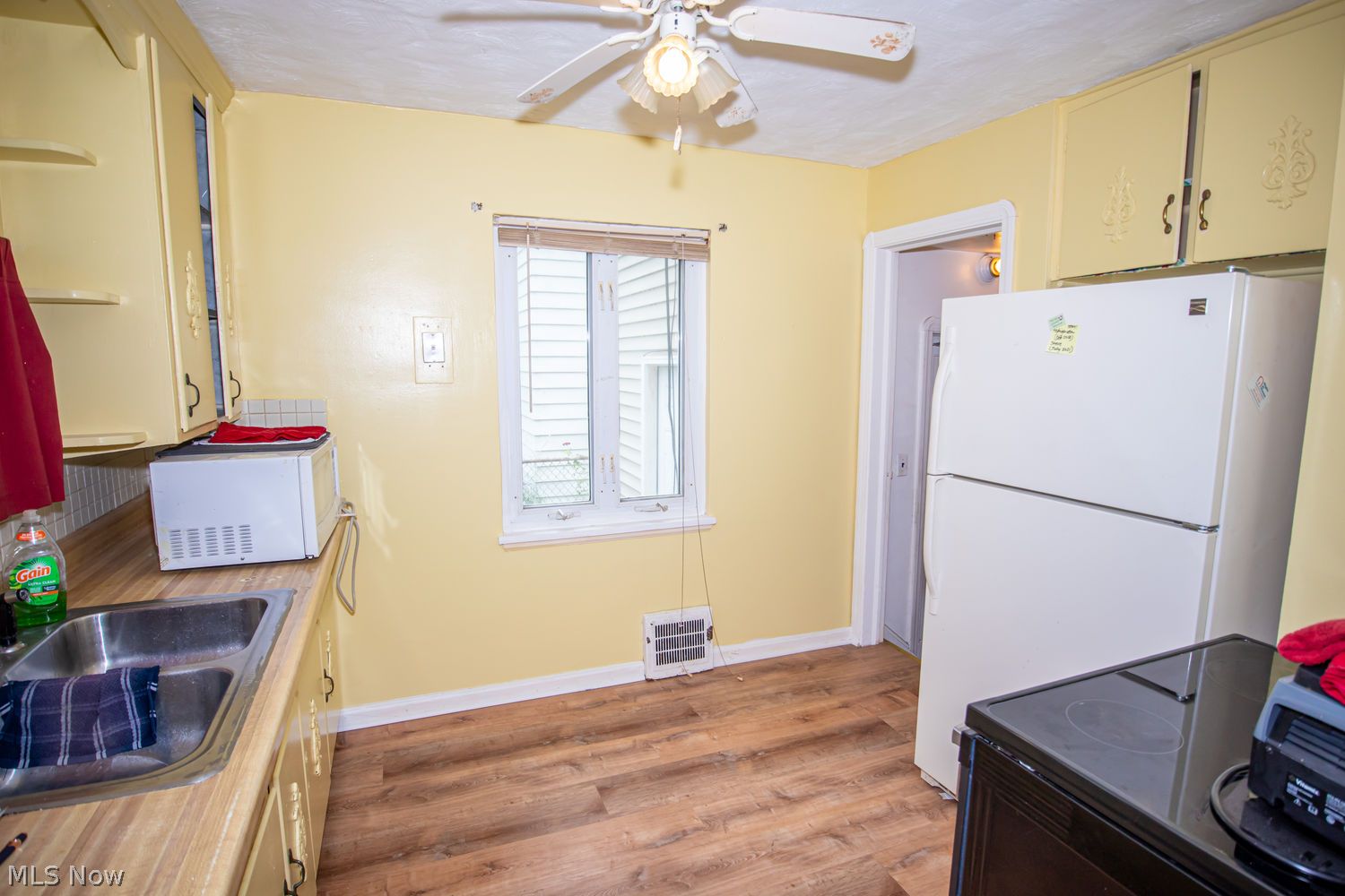 3925 Strandhill Road Cleveland OH 44128