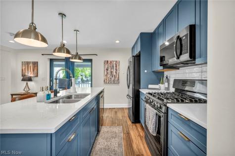 6008 W Clinton Avenue Cleveland OH 44102