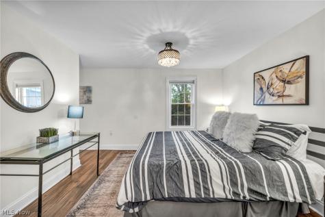 6008 W Clinton Avenue Cleveland OH 44102