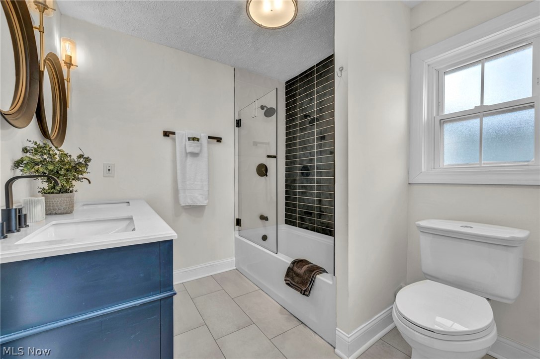 6008 W Clinton Avenue Cleveland OH 44102