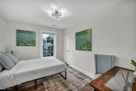 6008 W Clinton Avenue Cleveland OH 44102