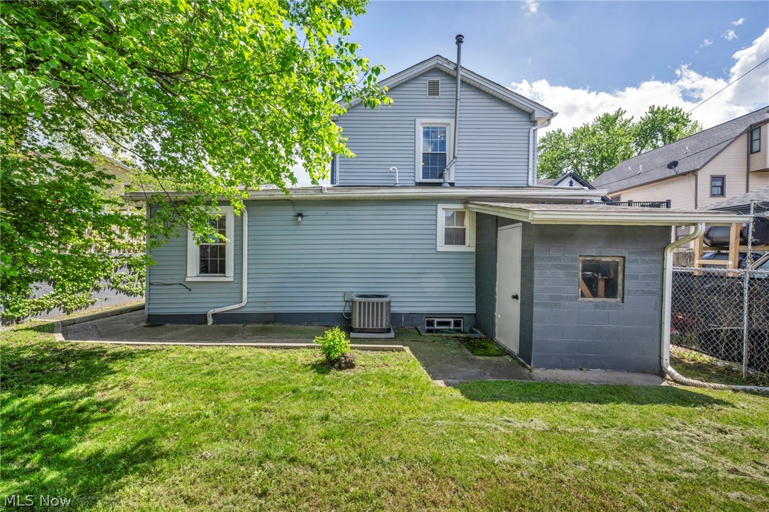 6008 W Clinton Avenue Cleveland OH 44102
