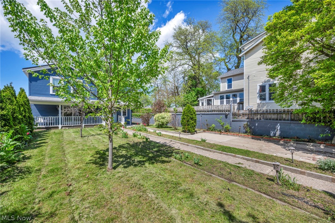 6008 W Clinton Avenue Cleveland OH 44102