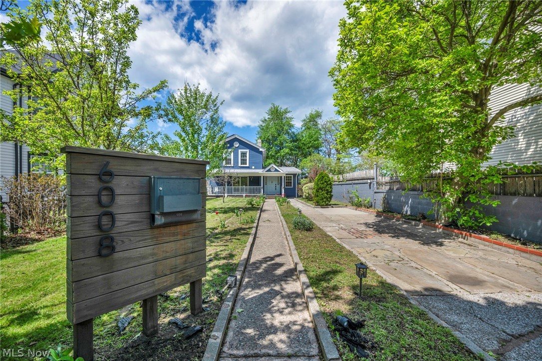 6008 W Clinton Avenue Cleveland OH 44102