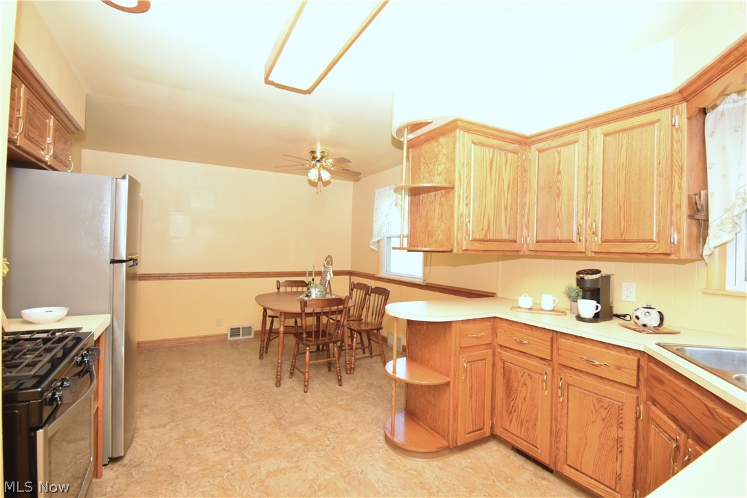 211 Parish Avenue Hubbard OH 44425