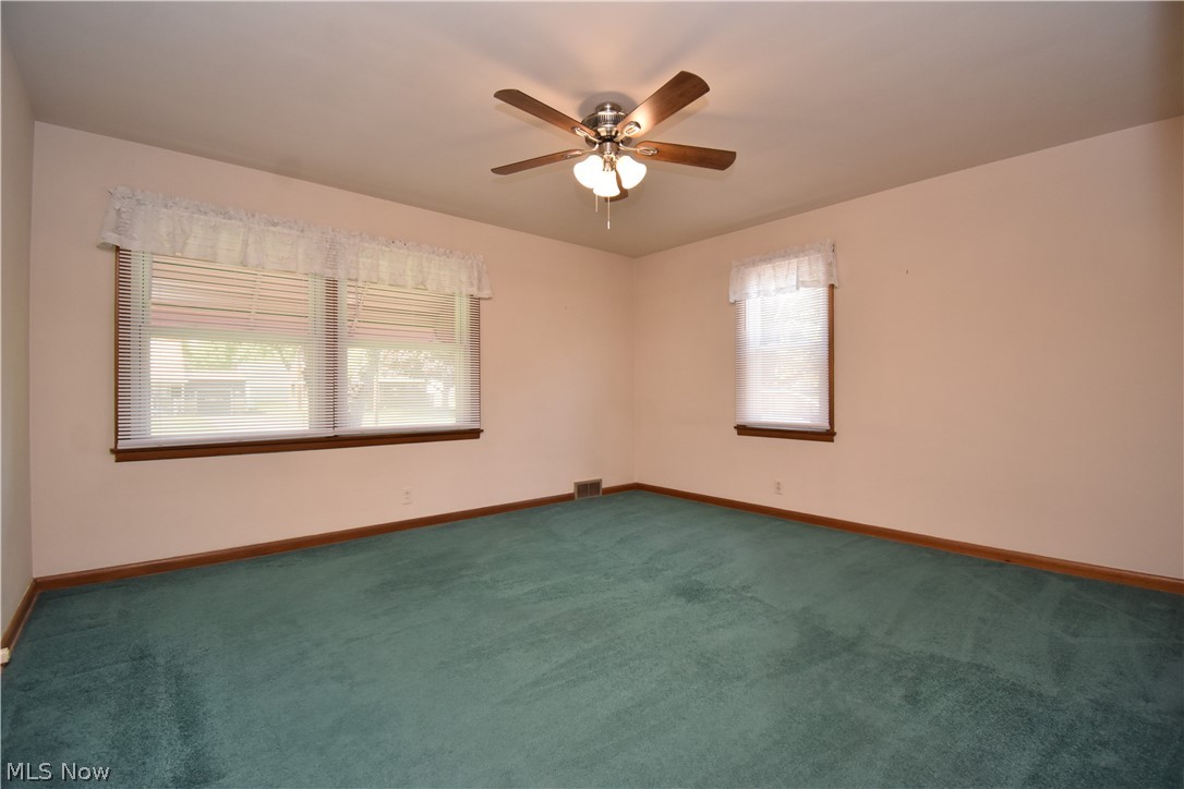 211 Parish Avenue Hubbard OH 44425