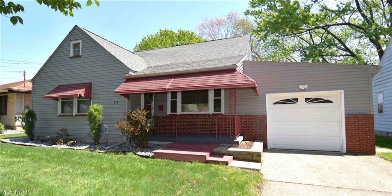 211 Parish Avenue Hubbard OH 44425