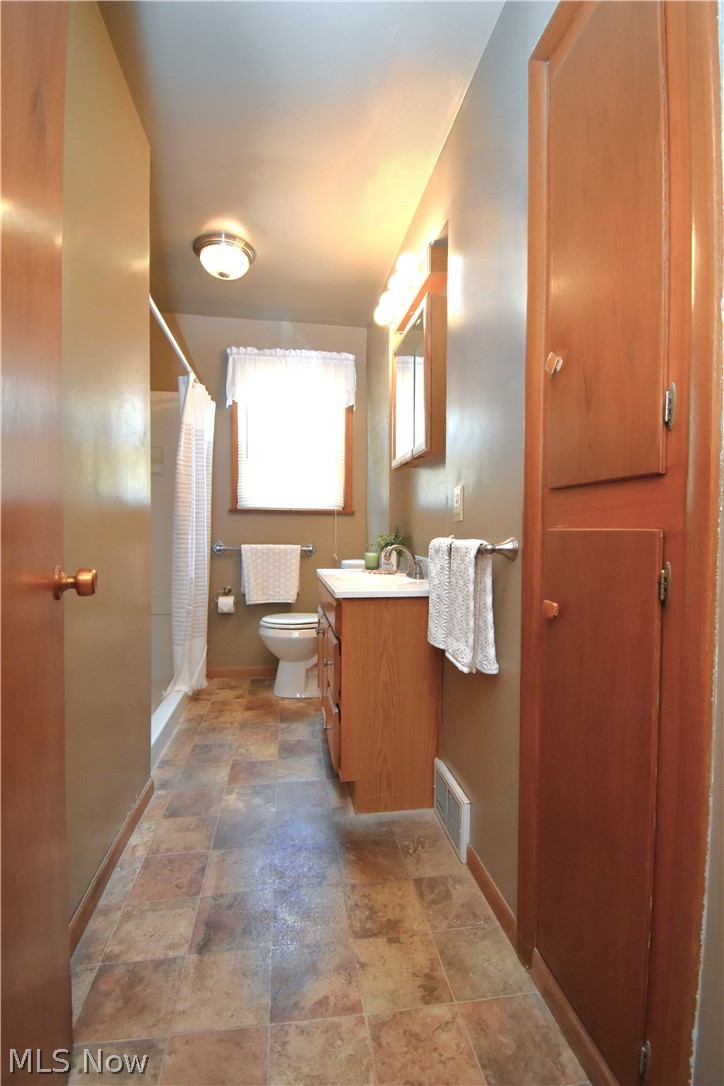 211 Parish Avenue Hubbard OH 44425