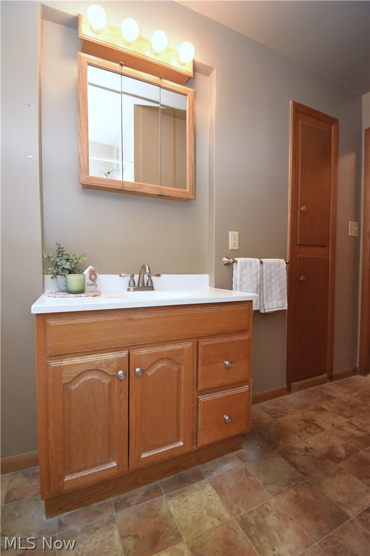 211 Parish Avenue Hubbard OH 44425