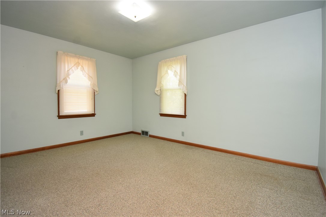 211 Parish Avenue Hubbard OH 44425