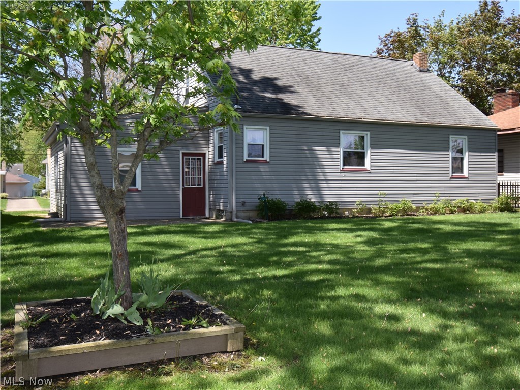 211 Parish Avenue Hubbard OH 44425