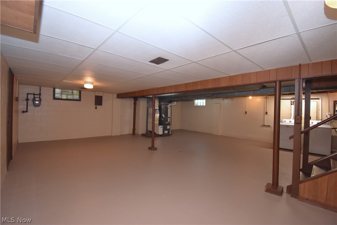 211 Parish Avenue Hubbard OH 44425