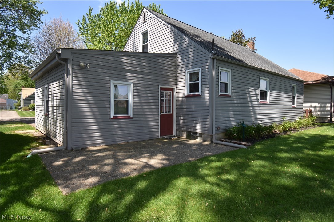 211 Parish Avenue Hubbard OH 44425