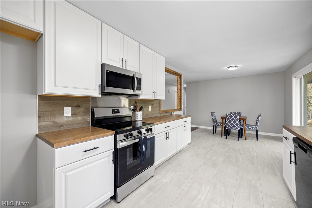 105 N Woodhill Drive Amherst OH 44001