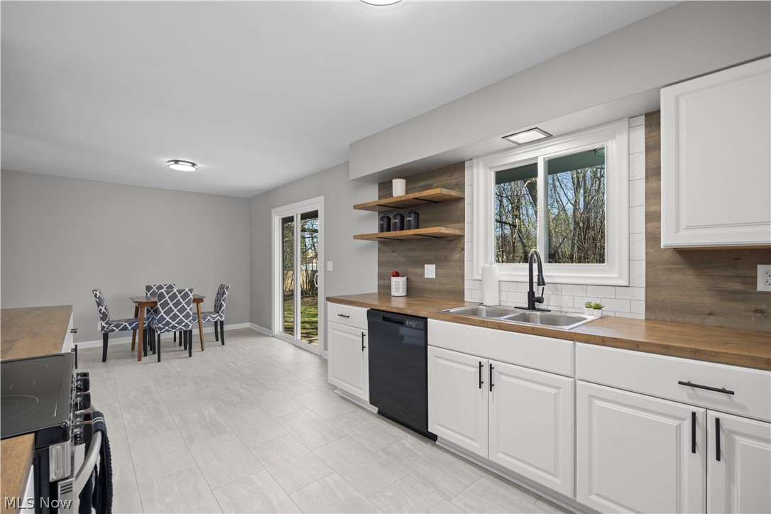 105 N Woodhill Drive Amherst OH 44001