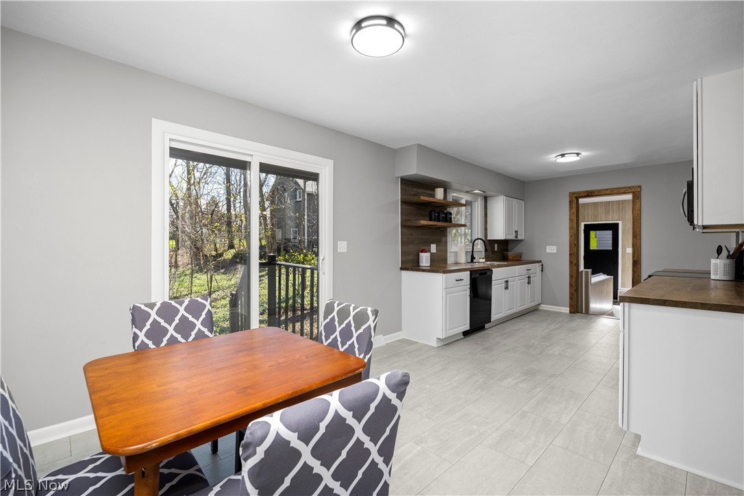 105 N Woodhill Drive Amherst OH 44001