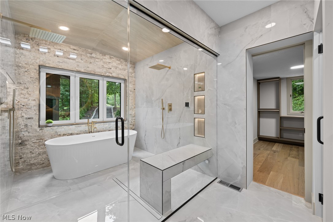 6100 Loch Lomond Court Solon OH 44139
