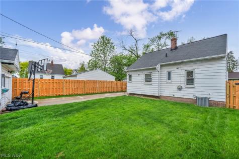 15300 Northwood Avenue Maple Heights OH 44137
