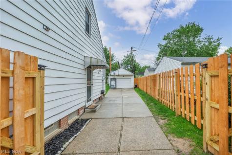 15300 Northwood Avenue Maple Heights OH 44137