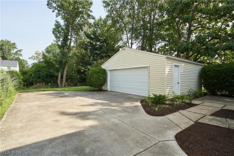 1503 Artman Avenue Akron OH 44313