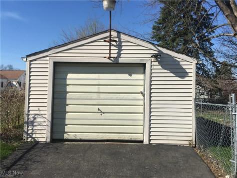 852 Marmion Avenue Youngstown OH 44502