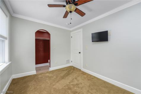 3755 Highland Road Cleveland OH 44111
