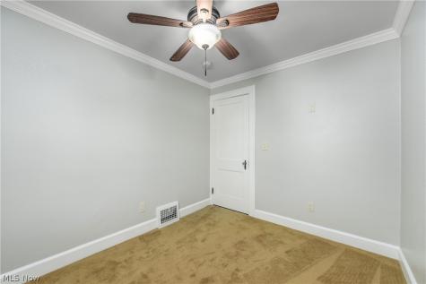 3755 Highland Road Cleveland OH 44111