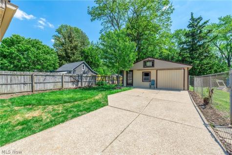 3755 Highland Road Cleveland OH 44111