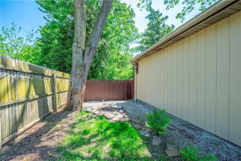3755 Highland Road Cleveland OH 44111