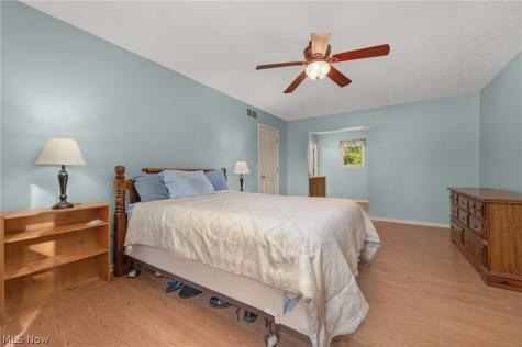 24450 Woodside Drive North Olmsted OH 44070
