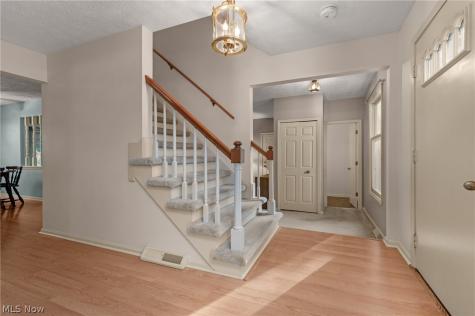 24450 Woodside Drive North Olmsted OH 44070