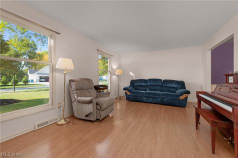 24450 Woodside Drive North Olmsted OH 44070