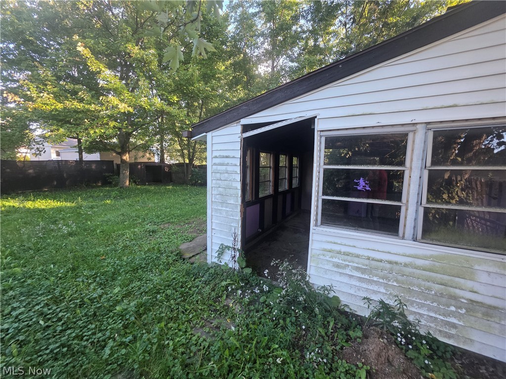 1836 Clermont Avenue NE Warren OH 44483