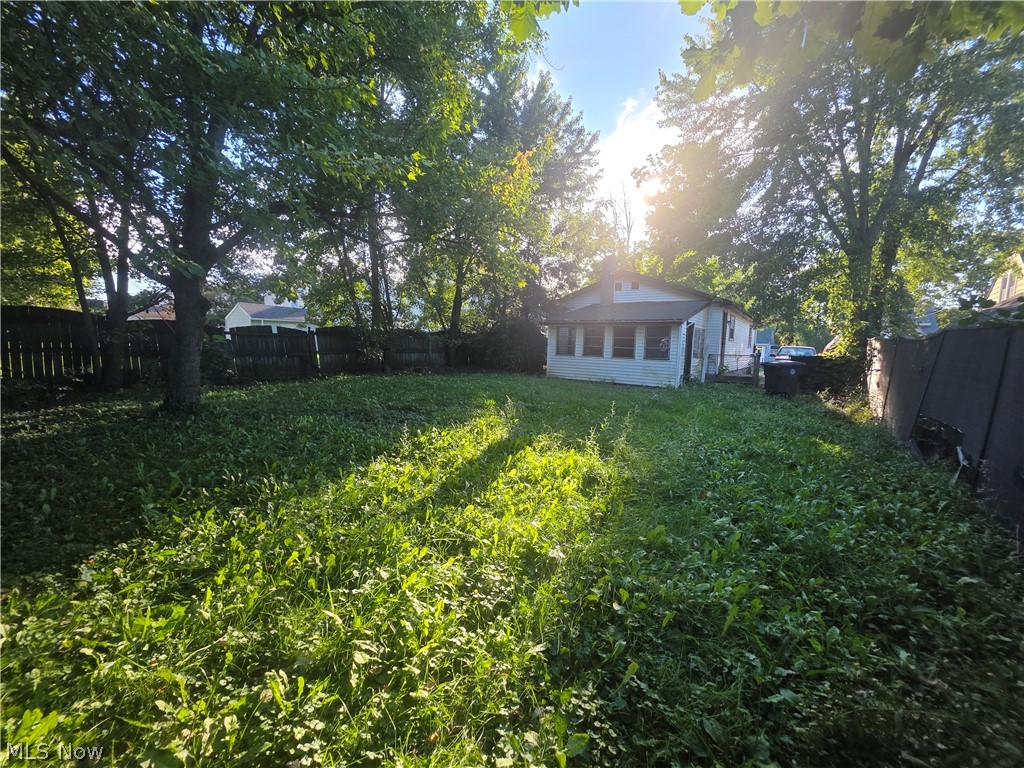1836 Clermont Avenue NE Warren OH 44483