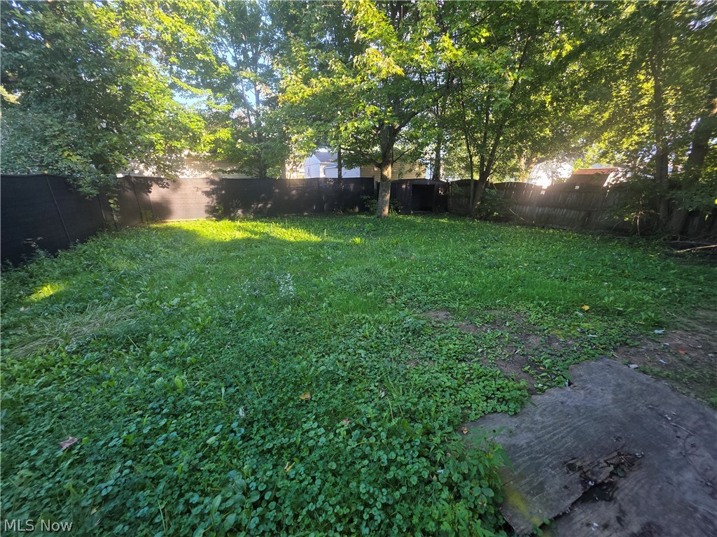 1836 Clermont Avenue NE Warren OH 44483