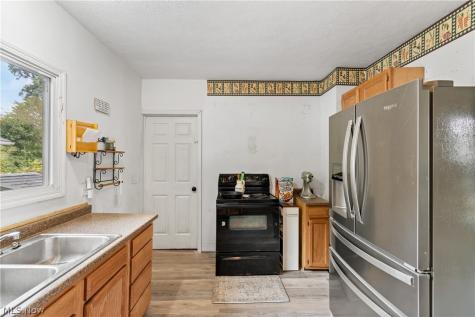 38 Walnut Court Mogadore OH 44260