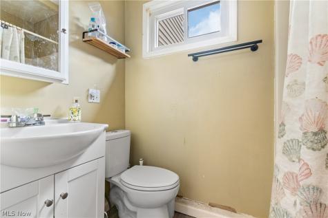 38 Walnut Court Mogadore OH 44260