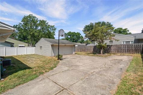 23080 Mildred Avenue North Olmsted OH 44070