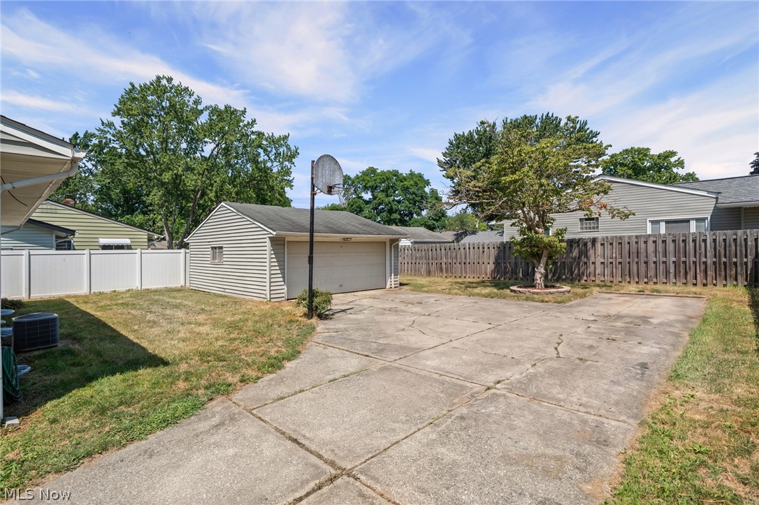 23080 Mildred Avenue North Olmsted OH 44070