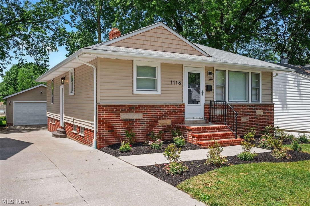 1118 Summit Drive Mayfield Heights OH 44124