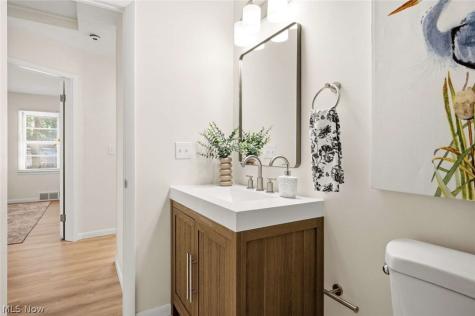 1118 Summit Drive Mayfield Heights OH 44124