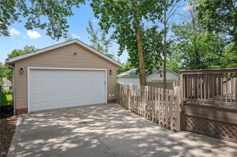1118 Summit Drive Mayfield Heights OH 44124