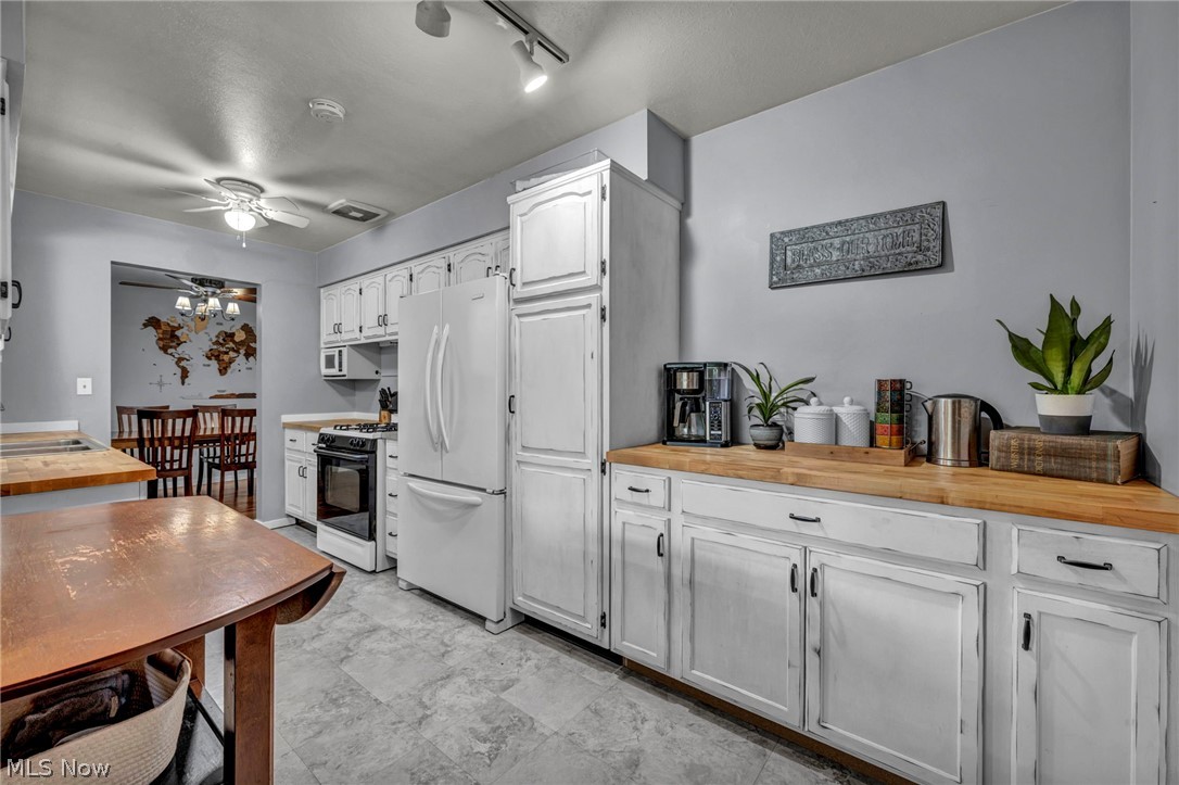 7663 Kitner Boulevard Northfield Center OH 44067