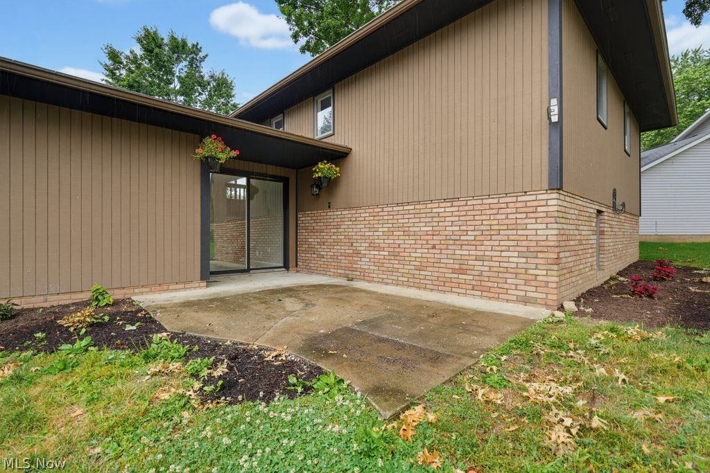 5460 Echodell Avenue NW North Canton OH 44720